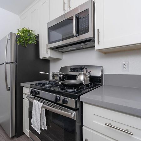 לוס אנג'לס Universal Studios 8 Min Drive Two Bedroom Apartment With Free Parking מראה חיצוני תמונה